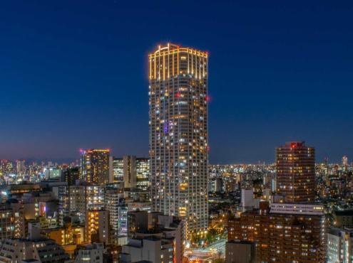 3LDK apartment in Shinjuku Ward, Tokyo - Photo 1
