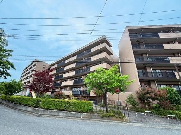 4LDK apartment in Tsurumi Ward, Yokohama, Kanagawa - Photo 1