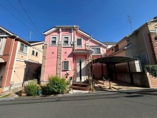 4LDK house in Hirakata, Osaka - Photo 1