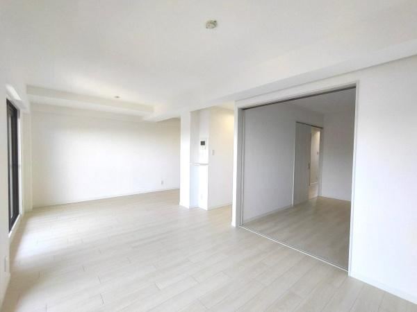 3LDK apartment in Tempaku Ward, Nagoya, Aichi - Photo 1