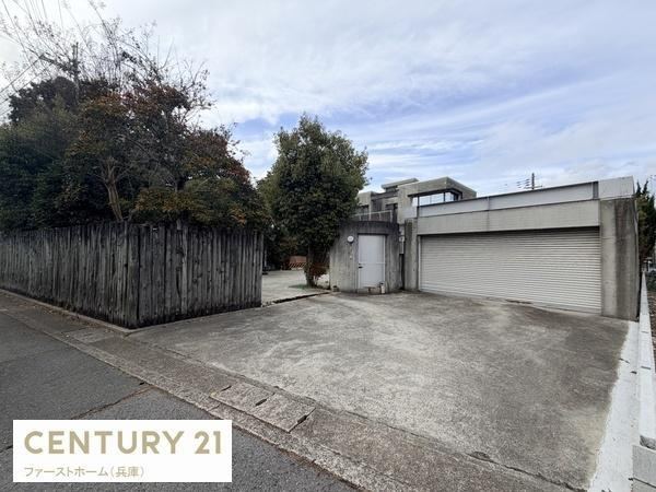 4LDK+S house in Tatsuno, Hyogo - Photo 1