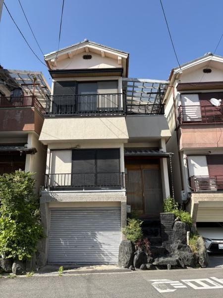 5DK house in Higashiyodogawa Ward, Osaka - Photo 1
