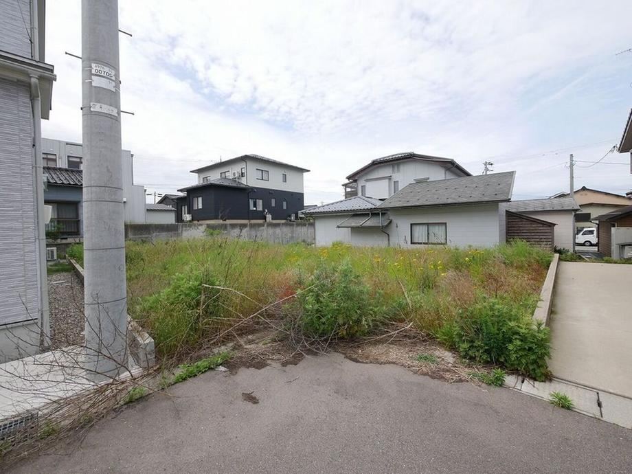 188 m² land in Kahoku, Ishikawa - Photo 1