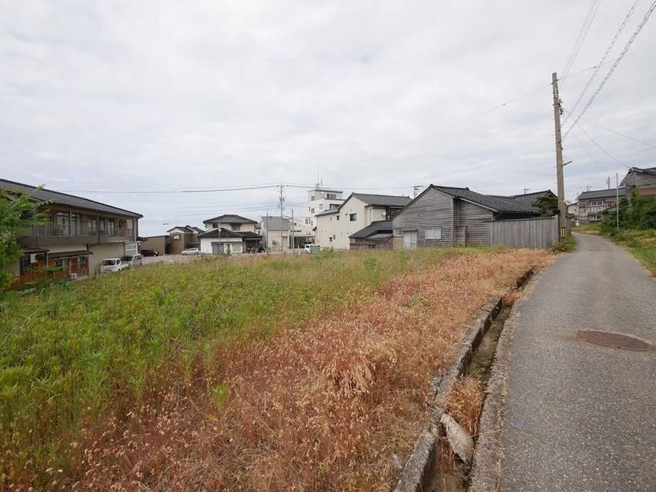 331 m² land in Kahoku, Ishikawa - Photo 1