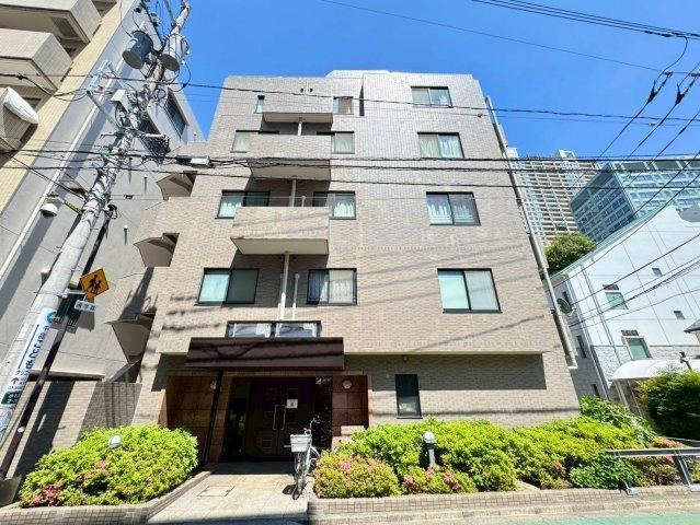 2LDK apartment in Bunkyo Ward, Tokyo - Photo 1