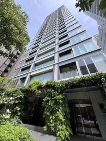 2LDK apartment in Minato Ward, Tokyo - Photo 1