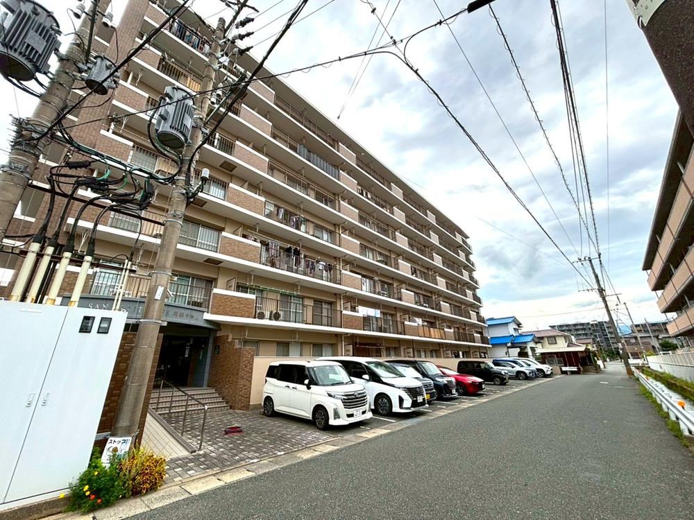 2LDK apartment in Itoshima, Fukuoka - Photo 1