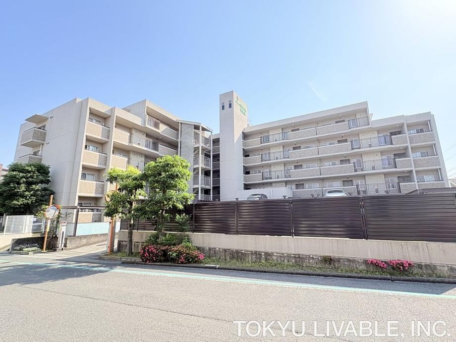 3LDK apartment in Hirakata, Osaka - Photo 1