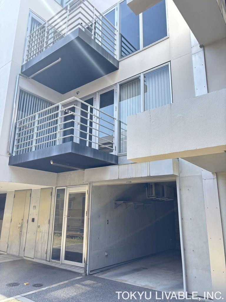 3LDK apartment in Nishi Ward, Sakai, Osaka - Photo 1