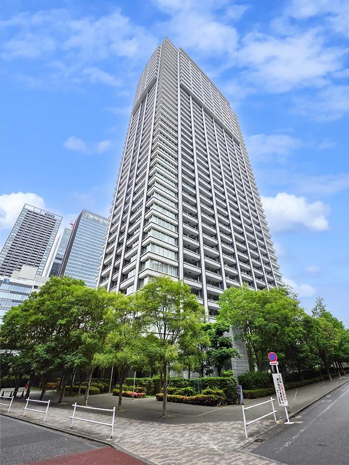 2LDK apartment in Minato Ward, Tokyo - Photo 1