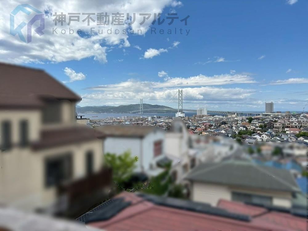 4LDK house in Tarumi Ward, Kobe, Hyogo - Photo 1