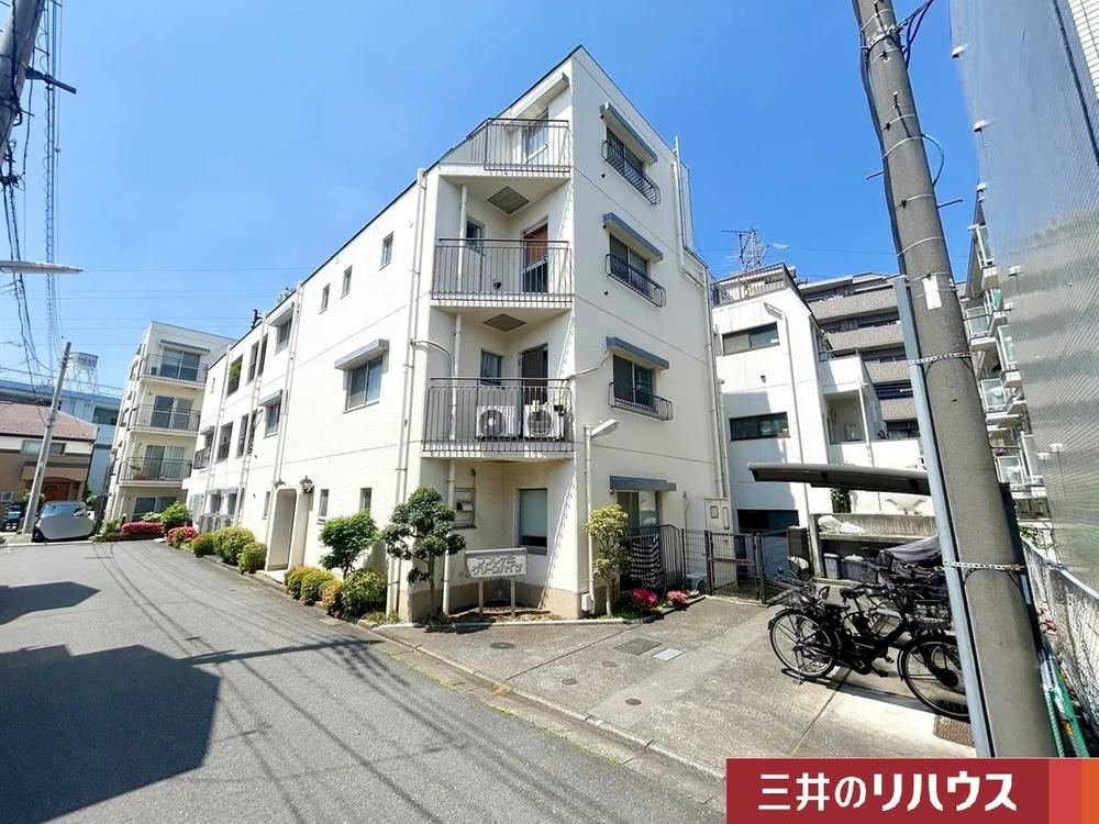 3LDK+S apartment in Chofu, Tokyo - Photo 1