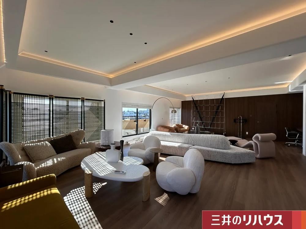 4LDK apartment in Musashino, Tokyo - Photo 1