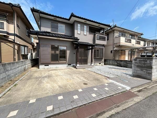 4LDK house in Takamatsu, Kagawa - Photo 1