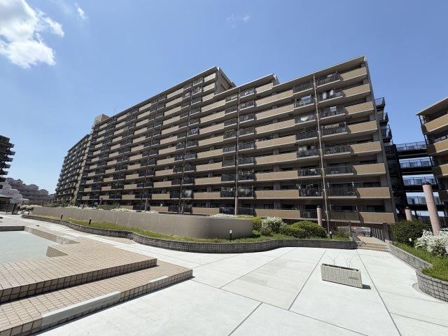 3LDK apartment in Nishi Ward, Kobe, Hyogo - Photo 1