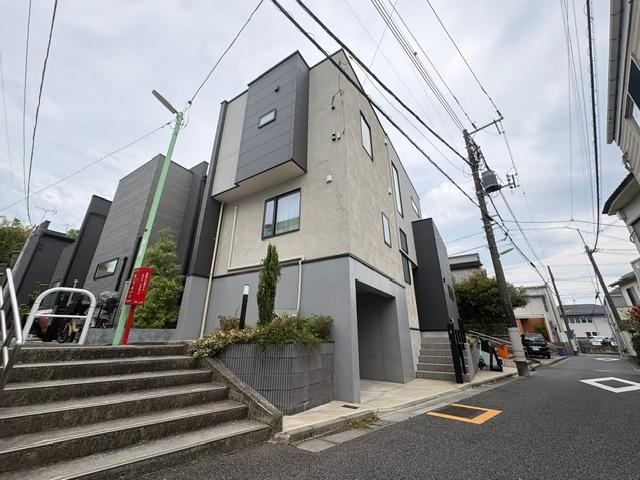 3LDK house in Setagaya Ward, Tokyo - Photo 1