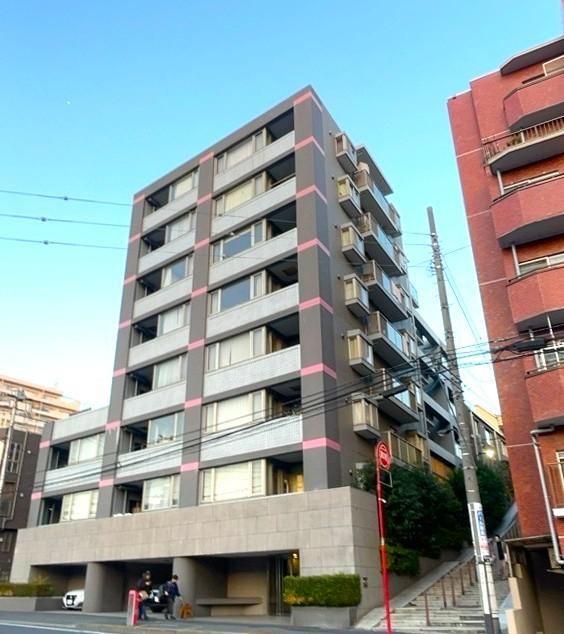 2LDK apartment in Shinjuku Ward, Tokyo - Photo 1
