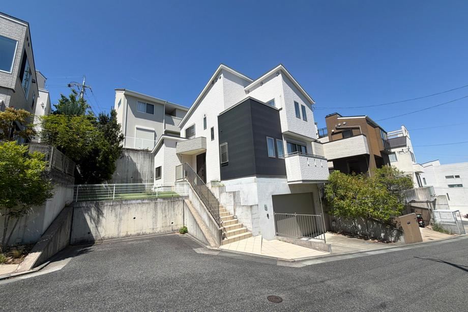 4LDK house in Nishinomiya, Hyogo - Photo 1