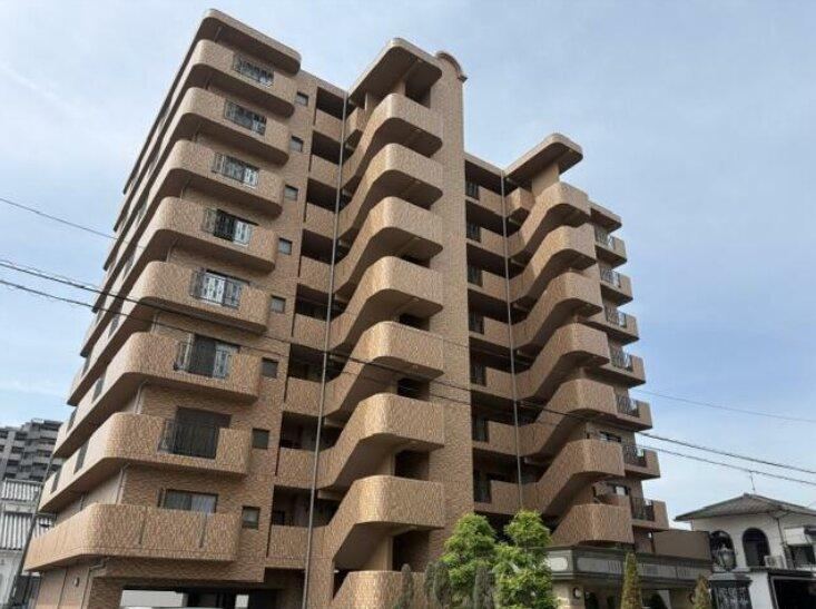 4LDK apartment in Takamatsu, Kagawa - Photo 1