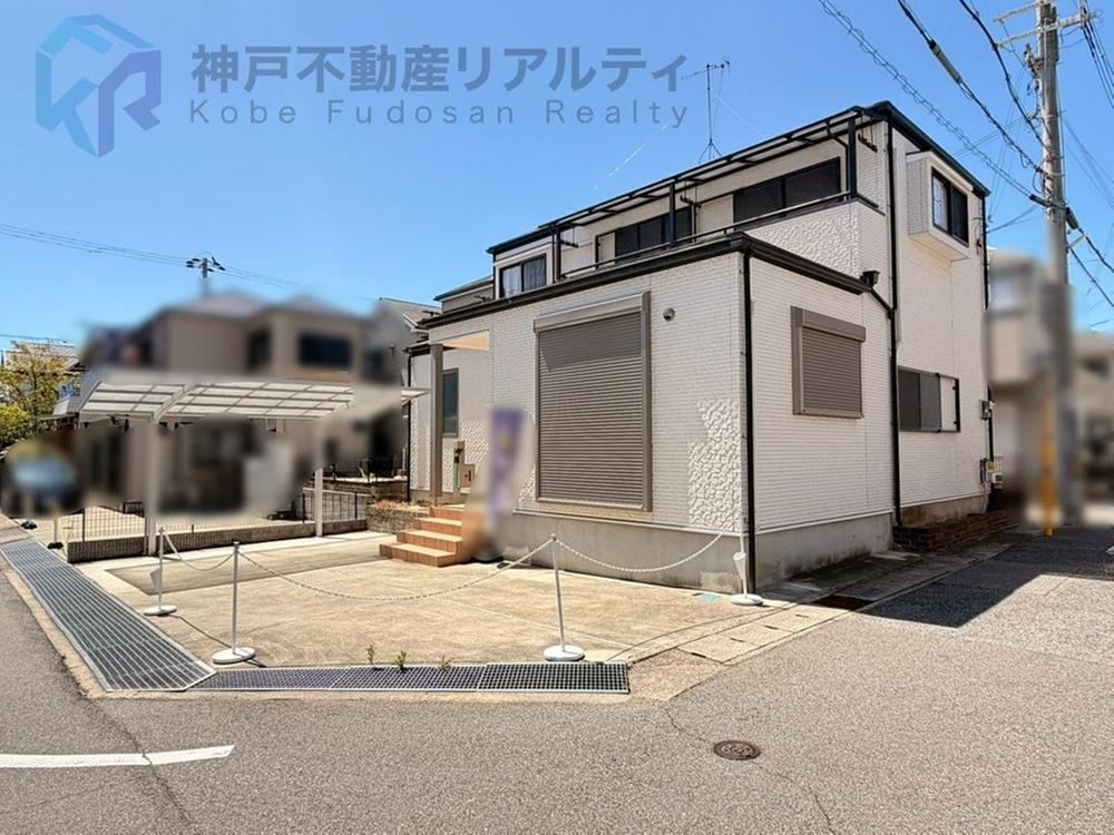 4LDK house in Tarumi Ward, Kobe, Hyogo - Photo 1