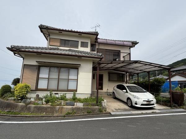 6LDK house in Shikokuchuo, Ehime - Photo 1