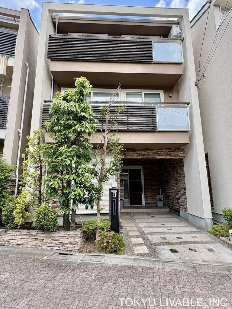 4LDK house in Setagaya Ward, Tokyo - Photo 1