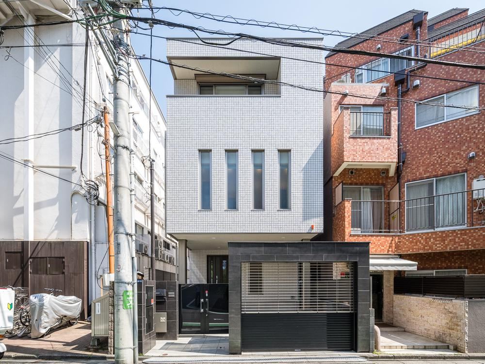 4LDK house in Shibuya Ward, Tokyo - Photo 1