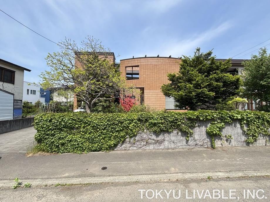 4LDK+S house in Kita Ward, Sapporo, Hokkaido - Photo 1