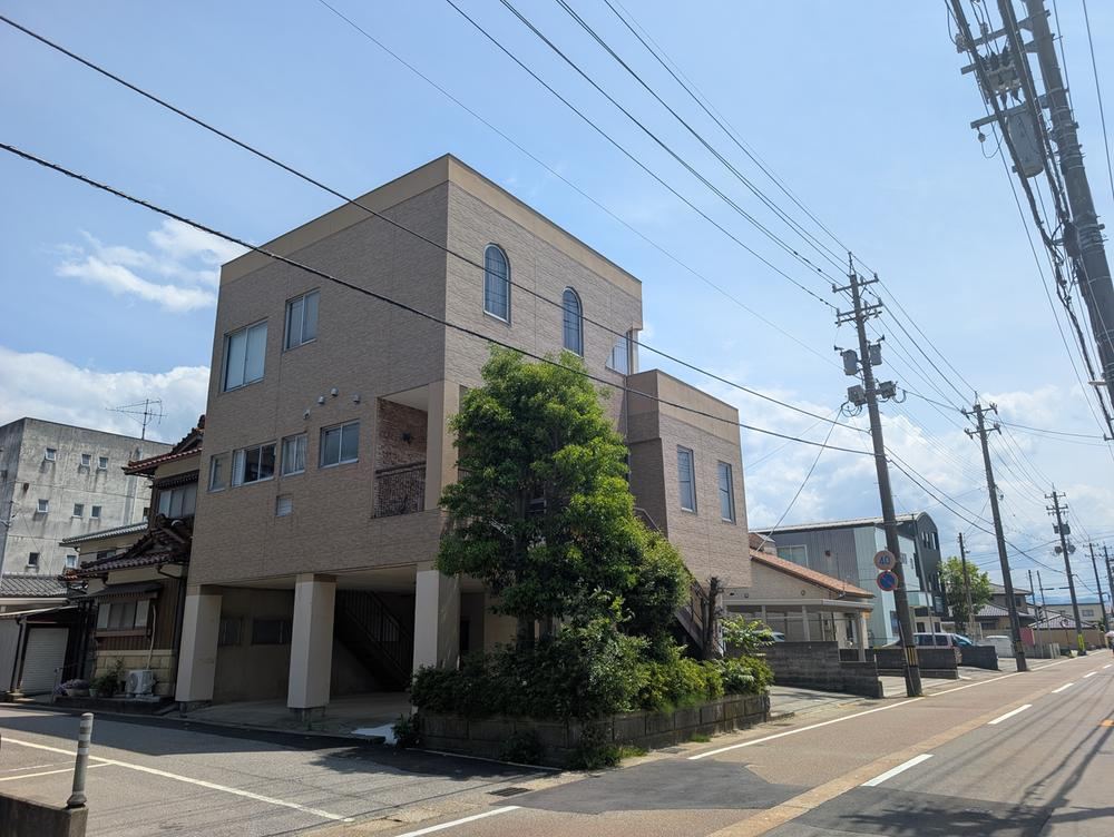 166 m² land in Komatsu, Ishikawa - Photo 1