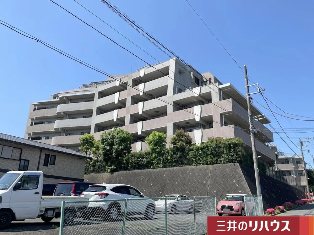 4LDK apartment in Fujisawa, Kanagawa - Photo 1