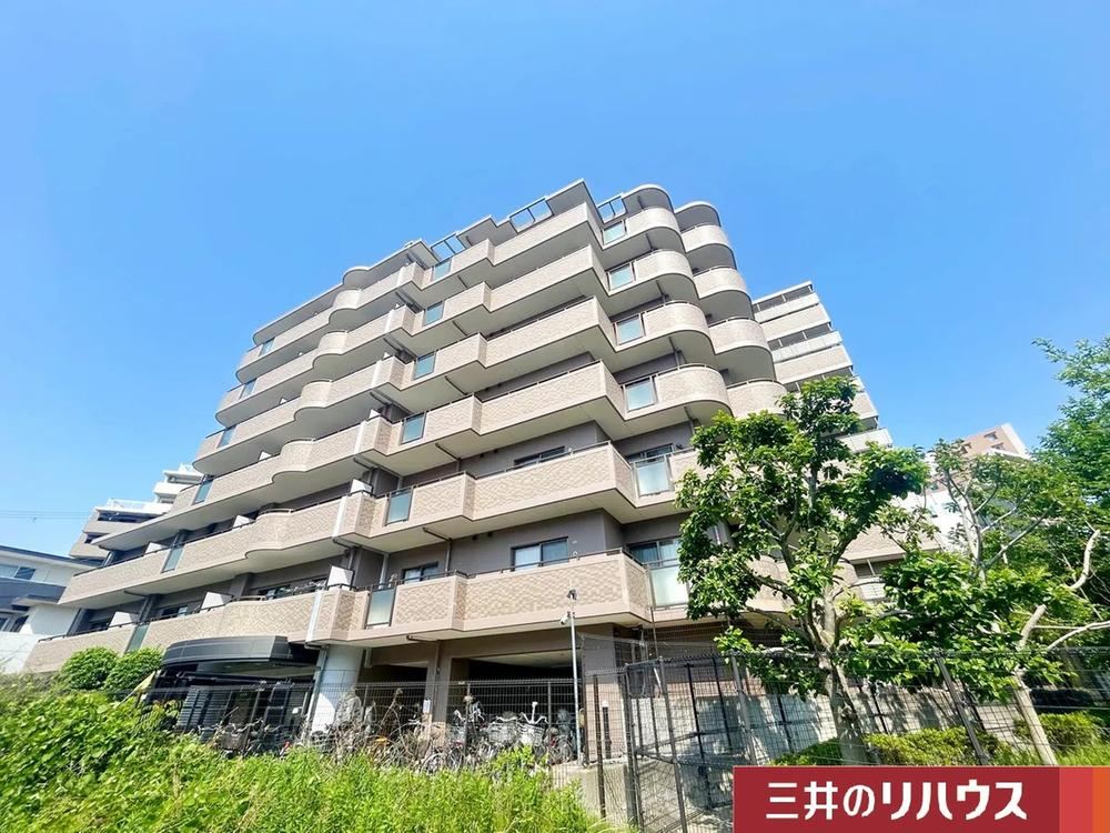 2LDK apartment in Toyonaka, Osaka - Photo 1