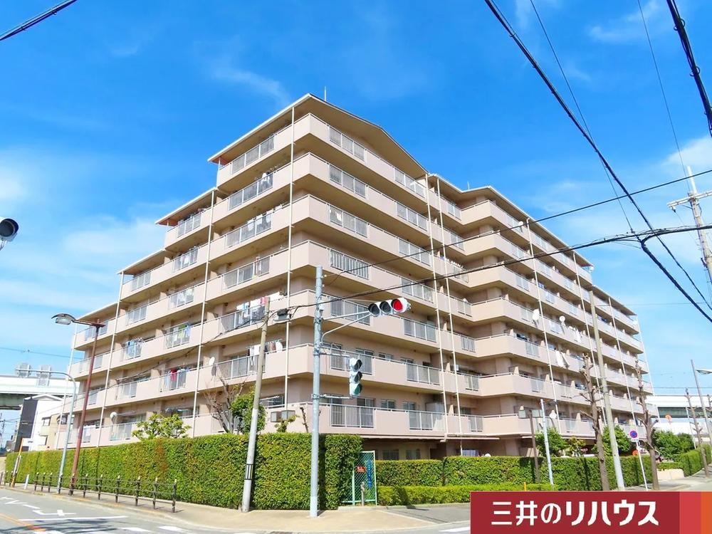 3LDK apartment in Nishiyodogawa Ward, Osaka - Photo 1