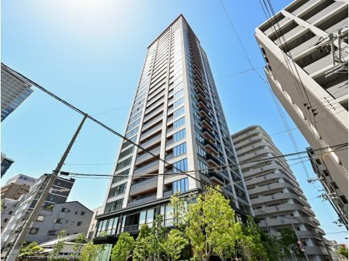 2LDK apartment in Kita Ward, Osaka - Photo 1