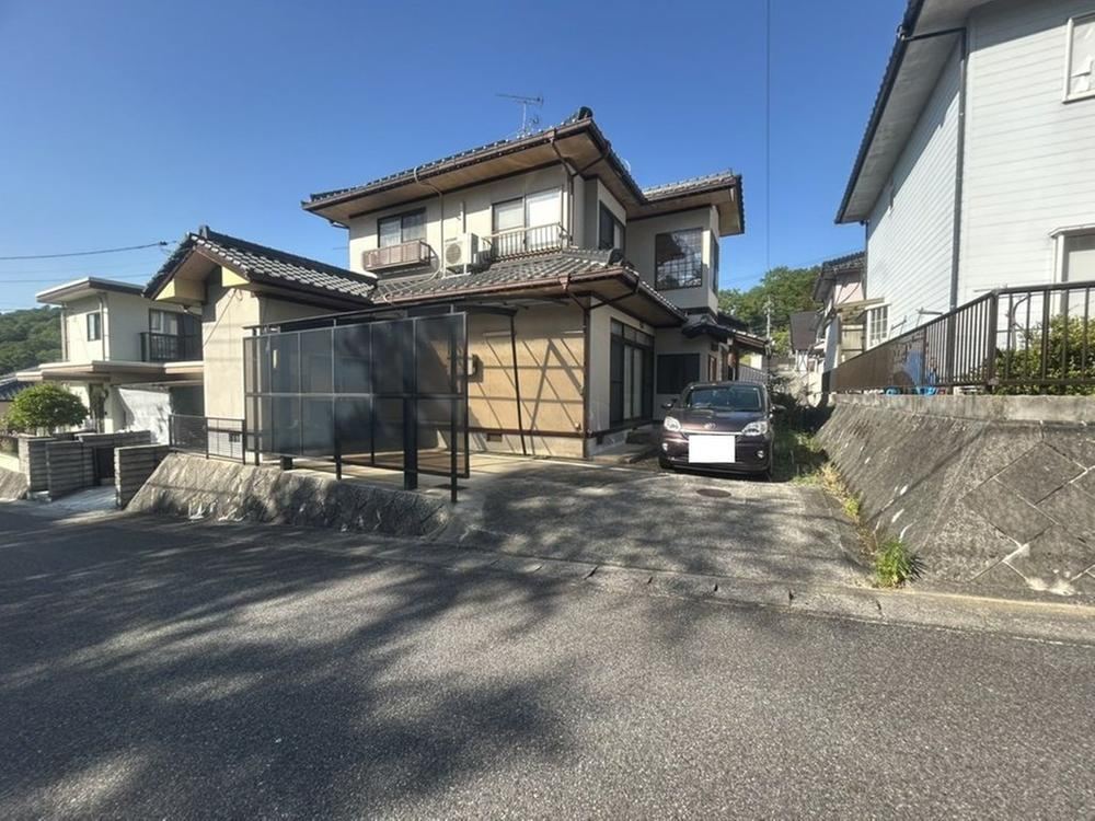 5LDK+S house in Miyoshi, Hiroshima - Photo 1