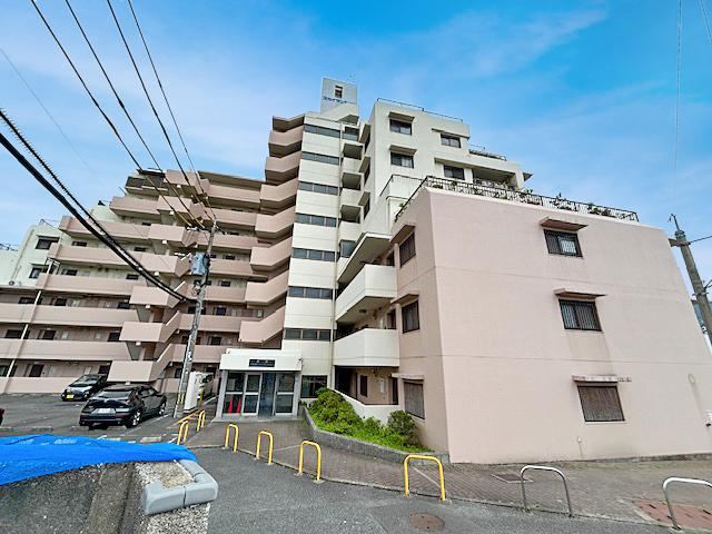 3LDK apartment in Moji Ward, Kitakyushu, Fukuoka - Photo 1