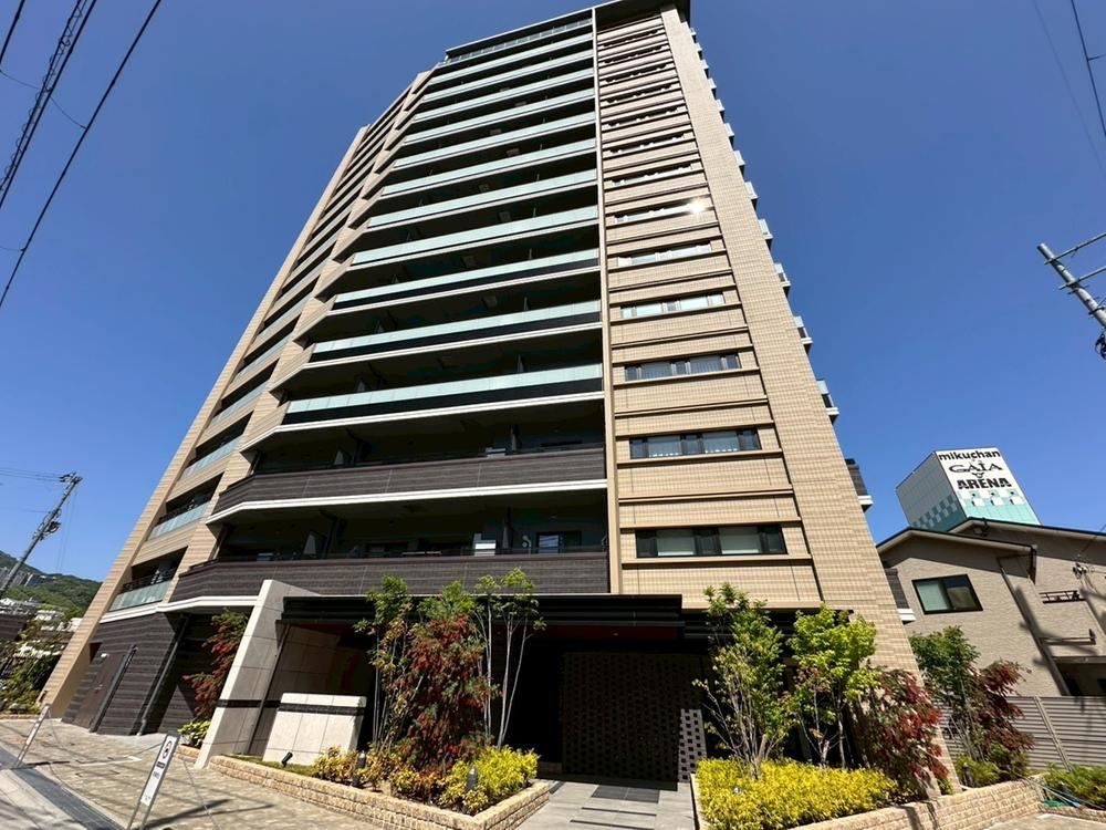 2LDK+S apartment in Takarazuka, Hyogo - Photo 1