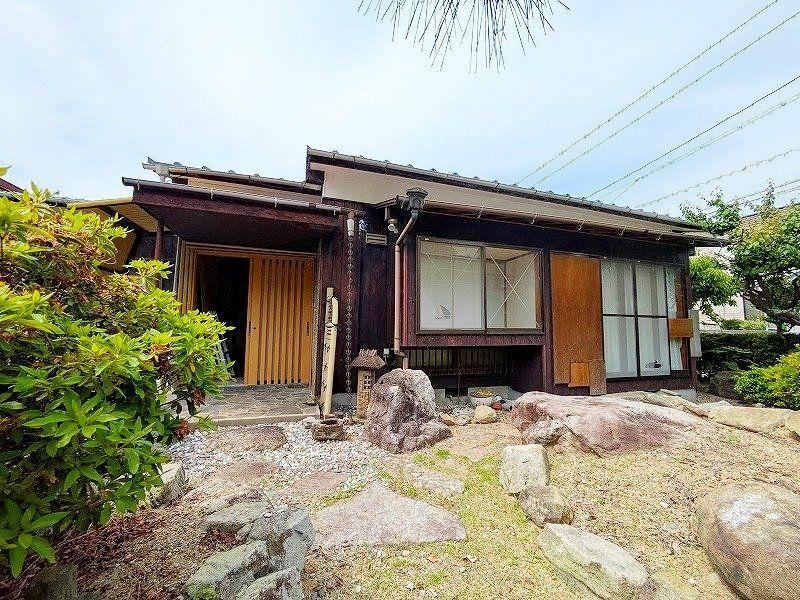 3DK house in Ube, Yamaguchi - Photo 1