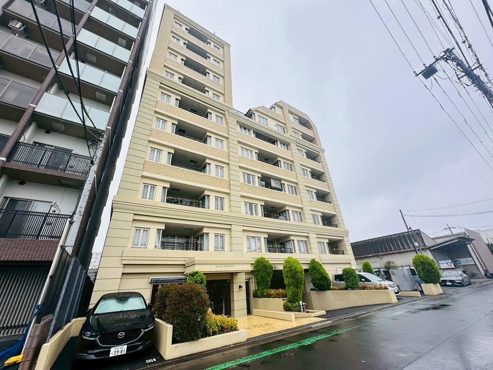 3LDK apartment in Katsushika Ward, Tokyo - Photo 1