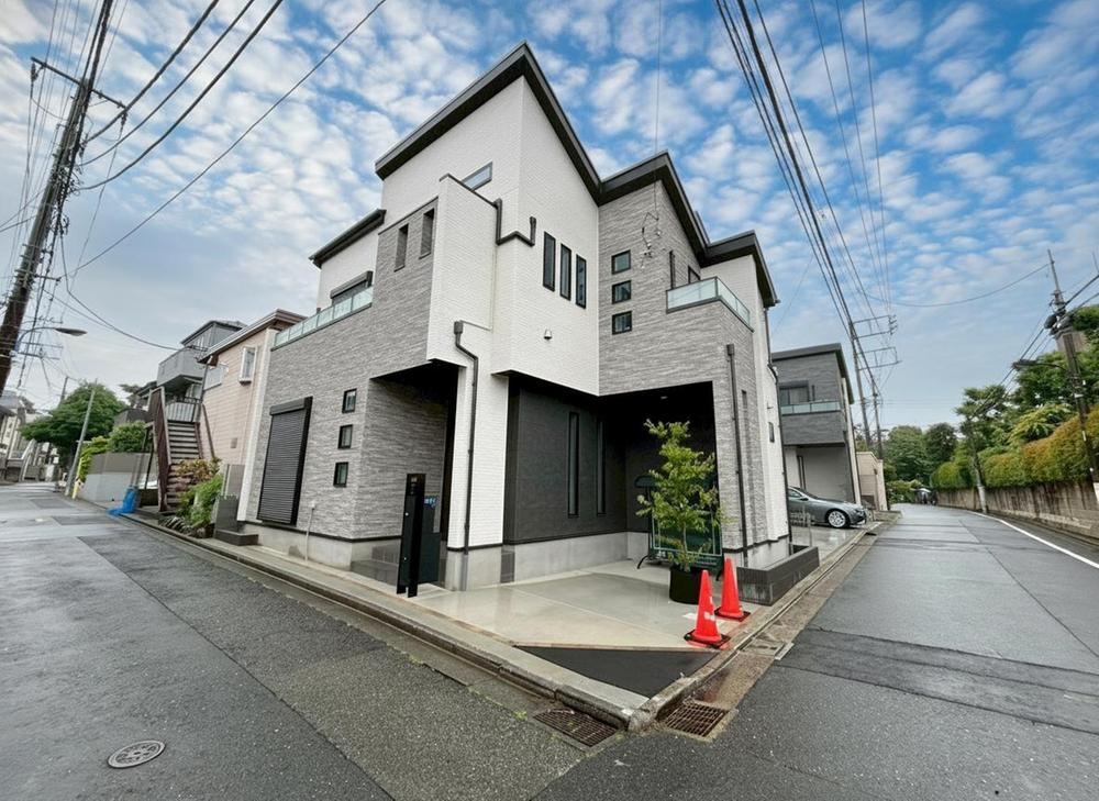 3LDK house in Shinjuku Ward, Tokyo - Photo 1