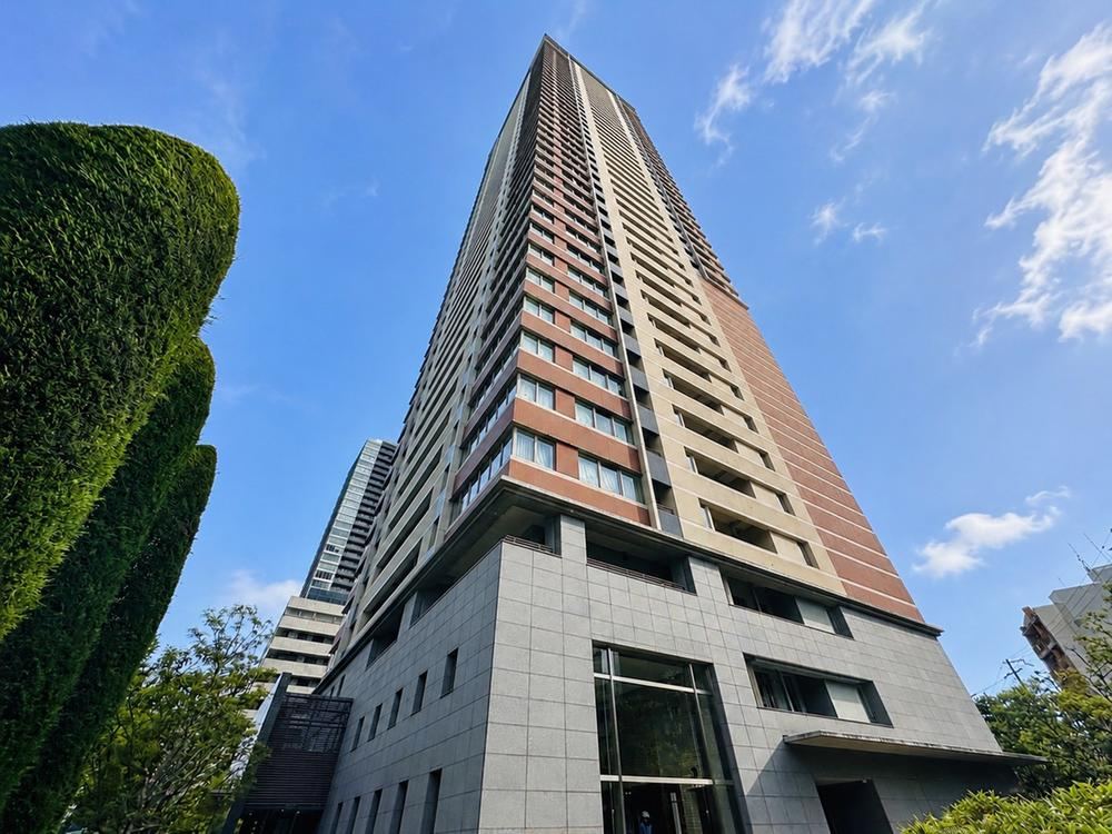 2LDK apartment in Kita Ward, Osaka - Photo 1