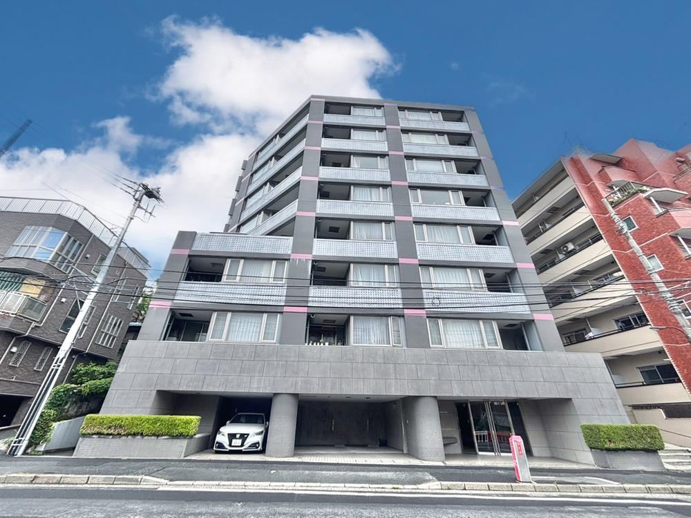 2LDK apartment in Shinjuku Ward, Tokyo - Photo 1