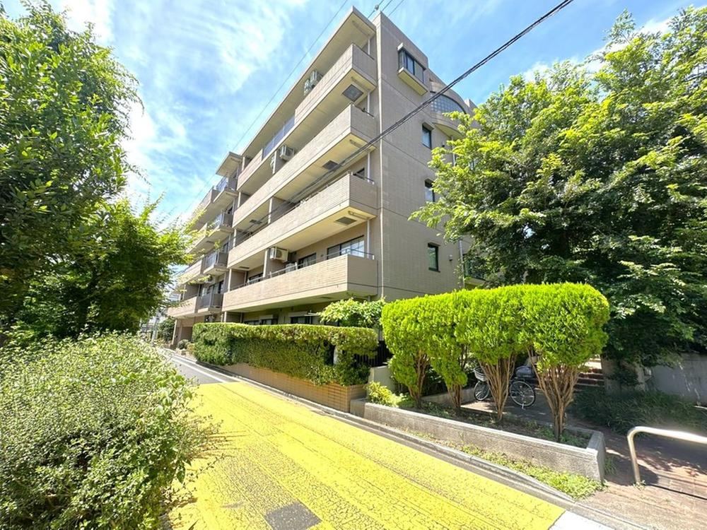 3LDK apartment in Komae, Tokyo - Photo 1