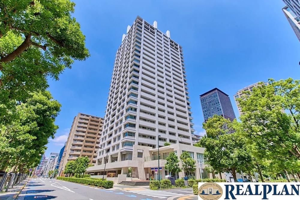 2LDK+S apartment in Minato Ward, Tokyo - Photo 1