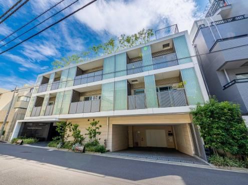 studio apartment in Minato Ward, Tokyo - Photo 1