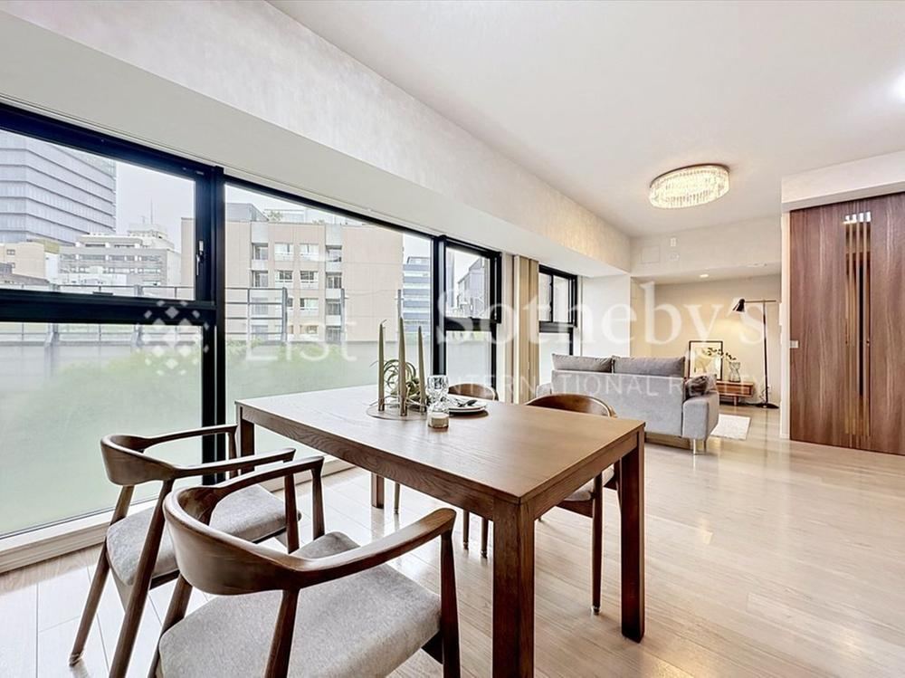2LDK apartment in Chiyoda Ward, Tokyo - Photo 1