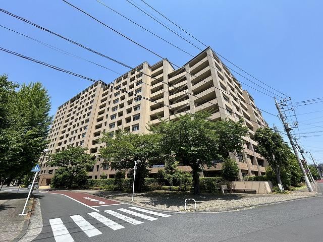 3LDK apartment in Kunitachi, Tokyo - Photo 1