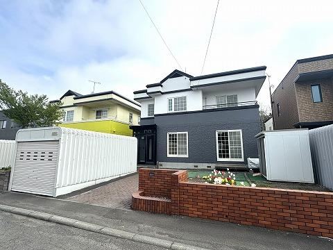 4LDK house in Ebetsu, Hokkaido - Photo 1
