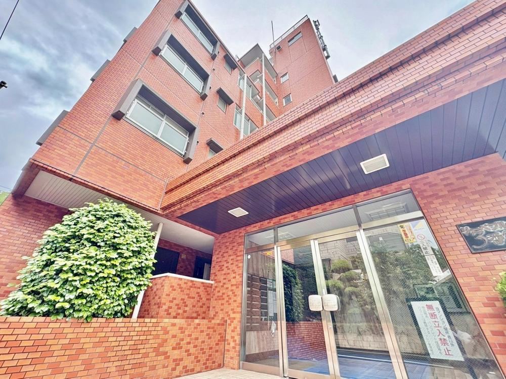 2LDK apartment in Suginami Ward, Tokyo - Photo 1