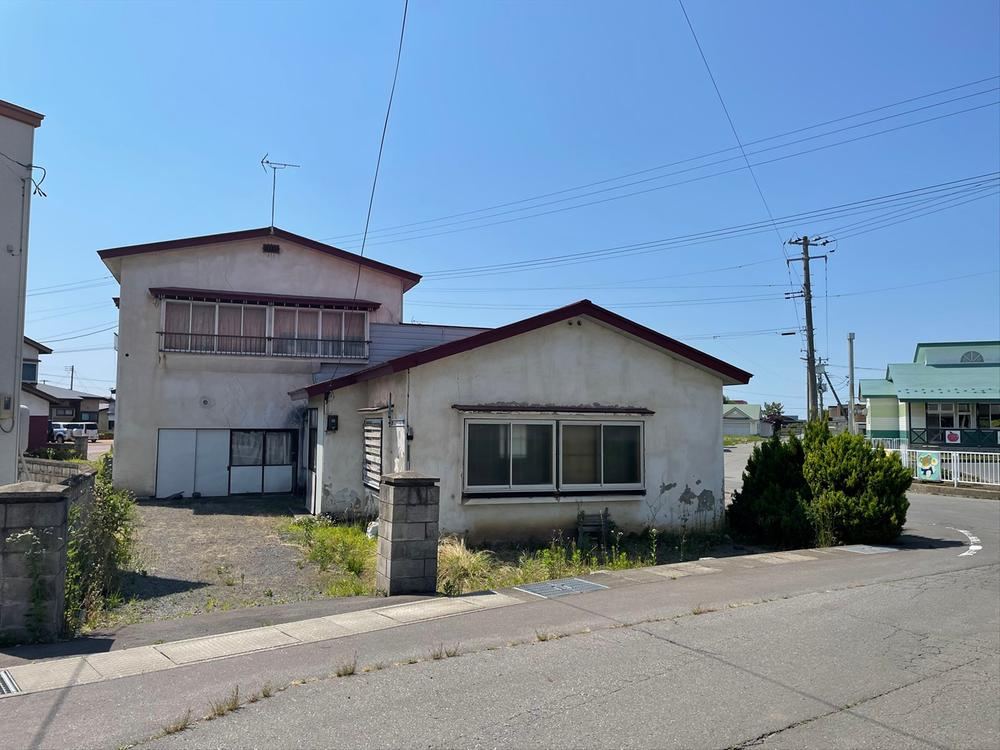 369 m² land in Fujisaki, Minamitsugaru District, Aomori - Photo 1