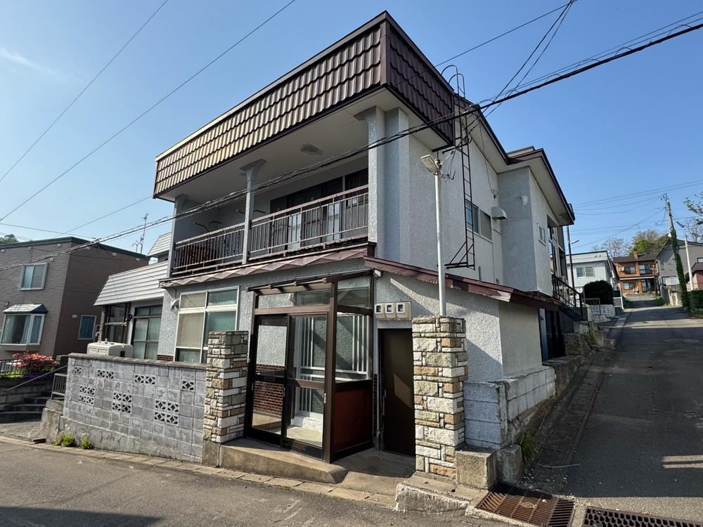 6LDK house in Otaru, Hokkaido - Photo 1